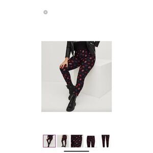 Torrid Plus Size 2R Pixie Pants‎ Black Red Pink Lip Print High Waist Stretch